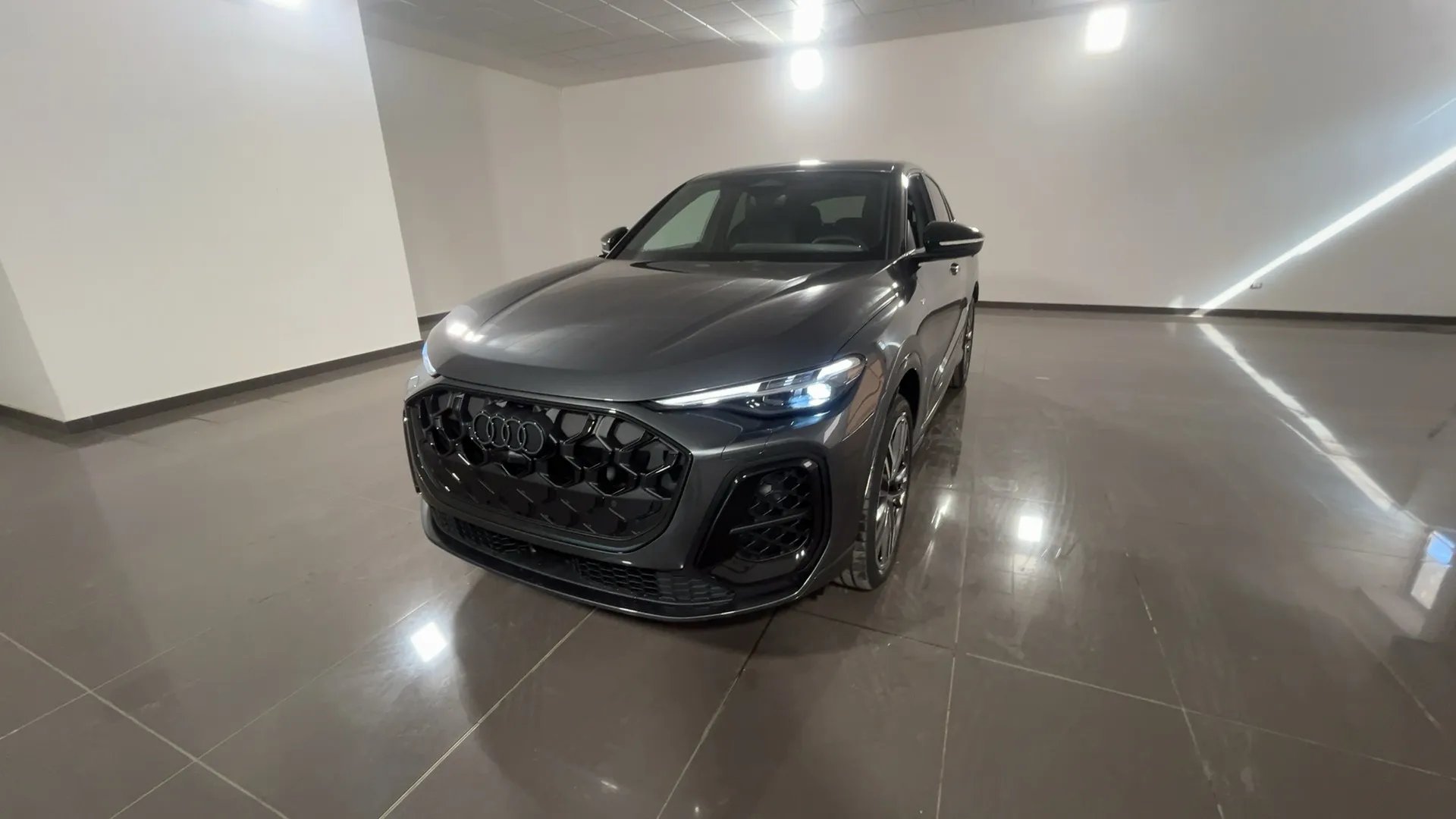 Audi Q5 Sportback 2.0 tdi mhev+ S line editio iu096kbhyfuoqr3qf644