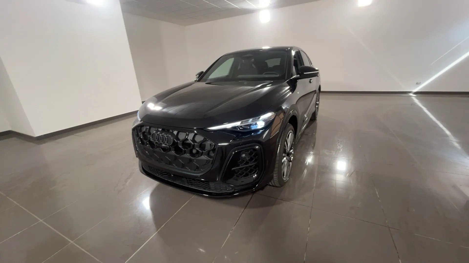 Audi Q5 Sportback 2.0 tdi mhev+ S line editio jvv2ekeaycy7bu3kroh4